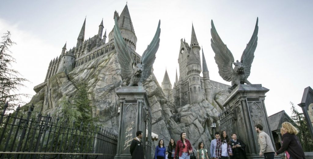 5 Tips & Tricks to Enjoy a Chilly Orlando Theme Park Experience